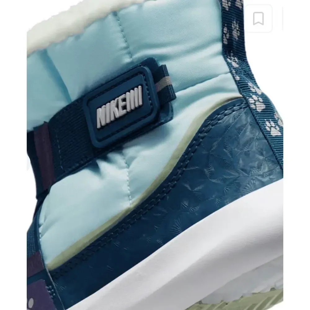 Nike Flex Advance SE Boots in a 